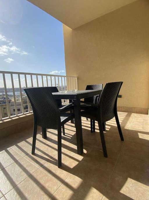 Central Sliema 3Bdr. Apartment Exterior photo